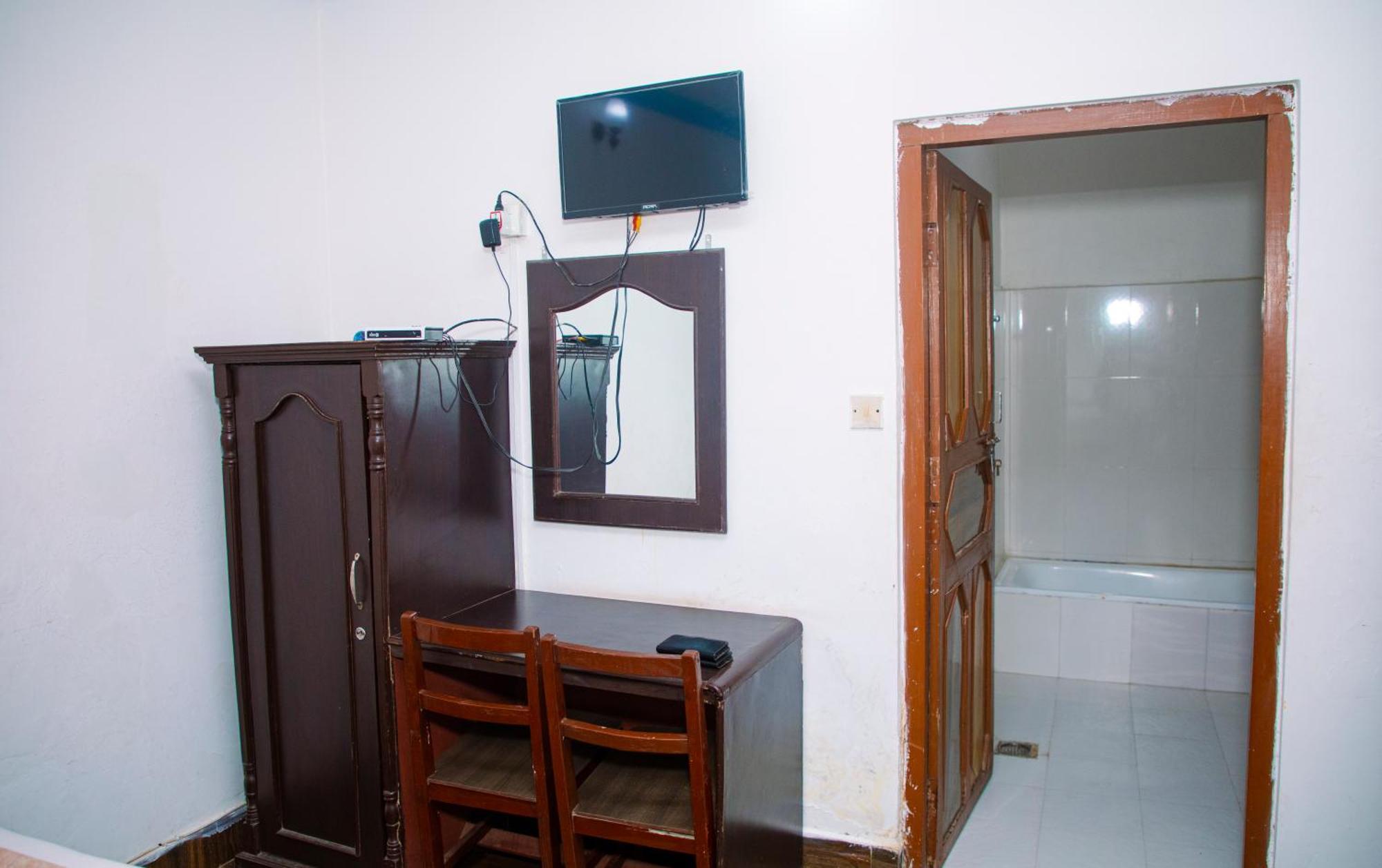 Hotel Shiva'S Dream Sauraha Bagian luar foto