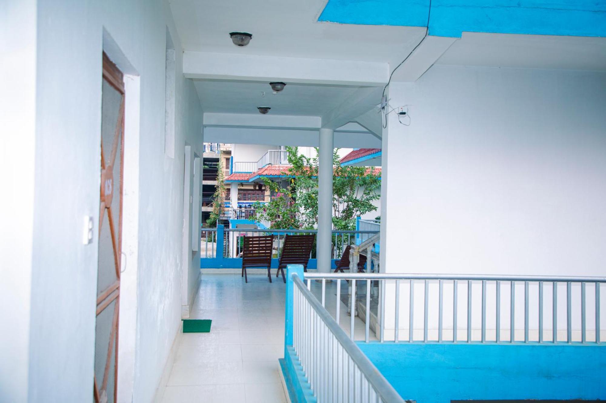 Hotel Shiva'S Dream Sauraha Bagian luar foto