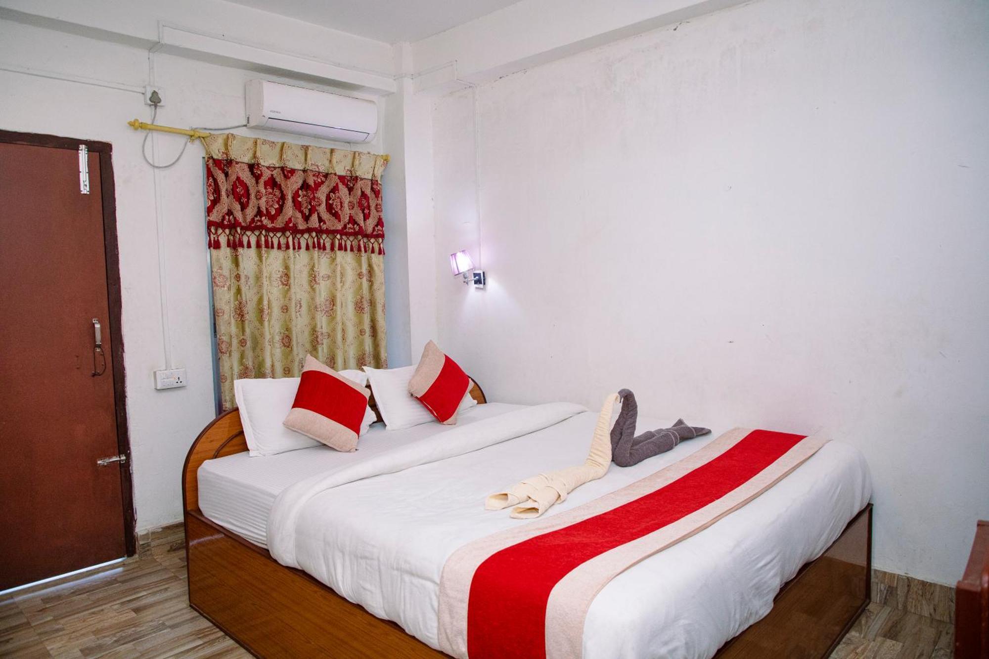 Hotel Shiva'S Dream Sauraha Bagian luar foto