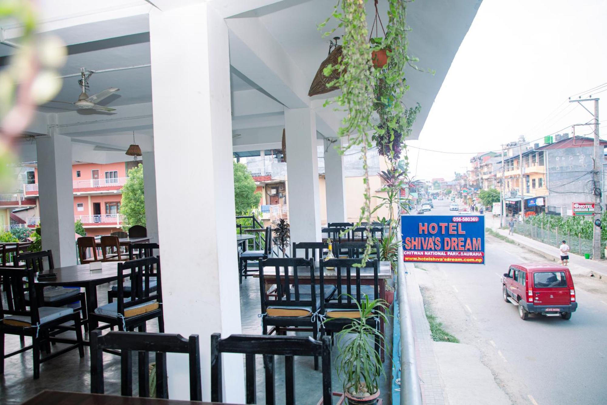 Hotel Shiva'S Dream Sauraha Bagian luar foto