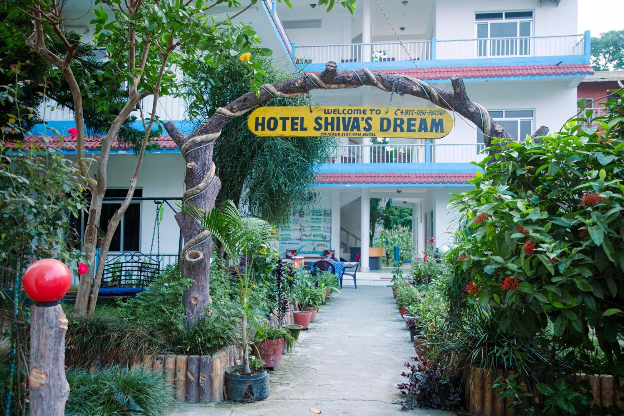 Hotel Shiva'S Dream Sauraha Bagian luar foto