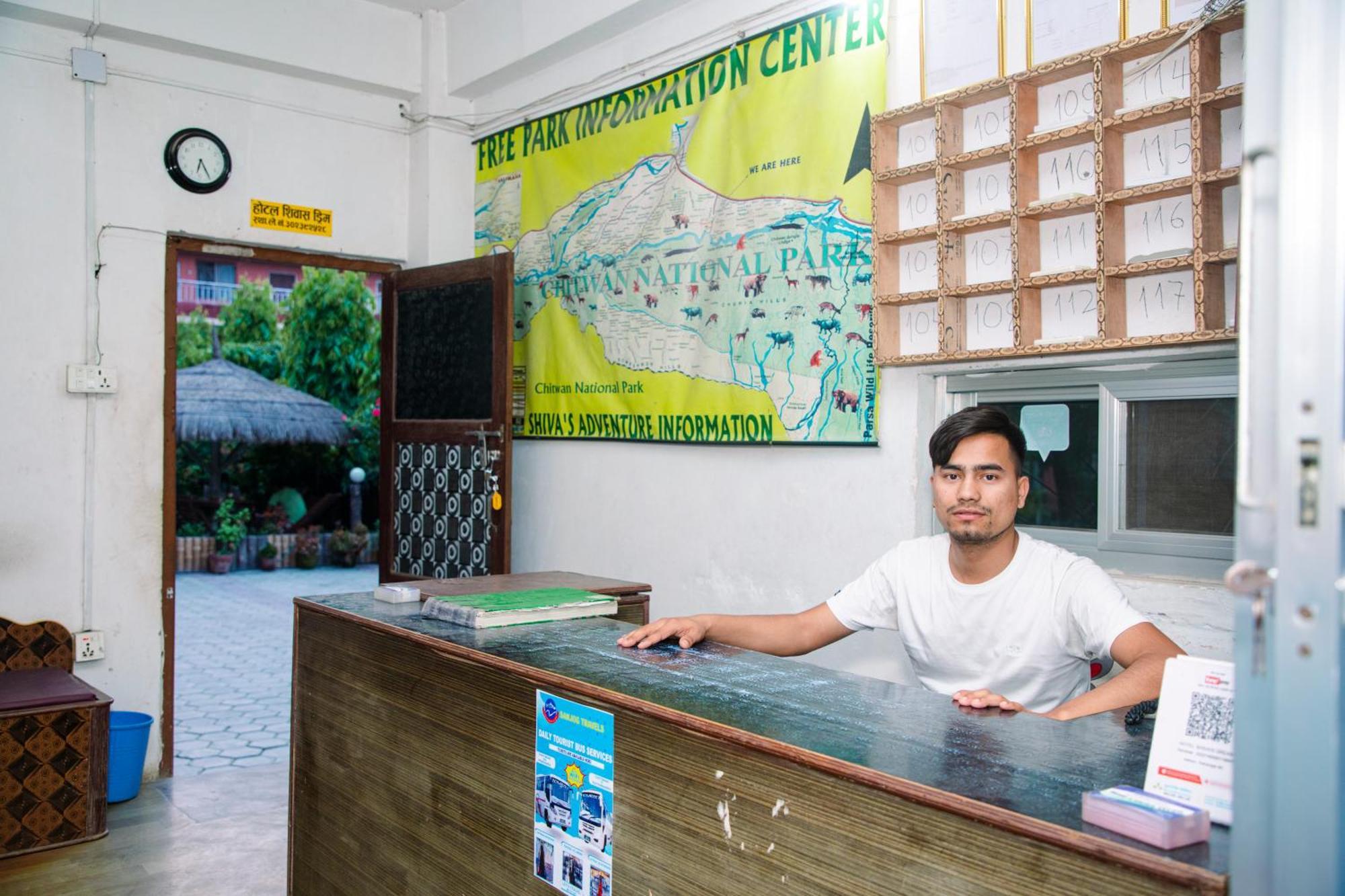 Hotel Shiva'S Dream Sauraha Bagian luar foto