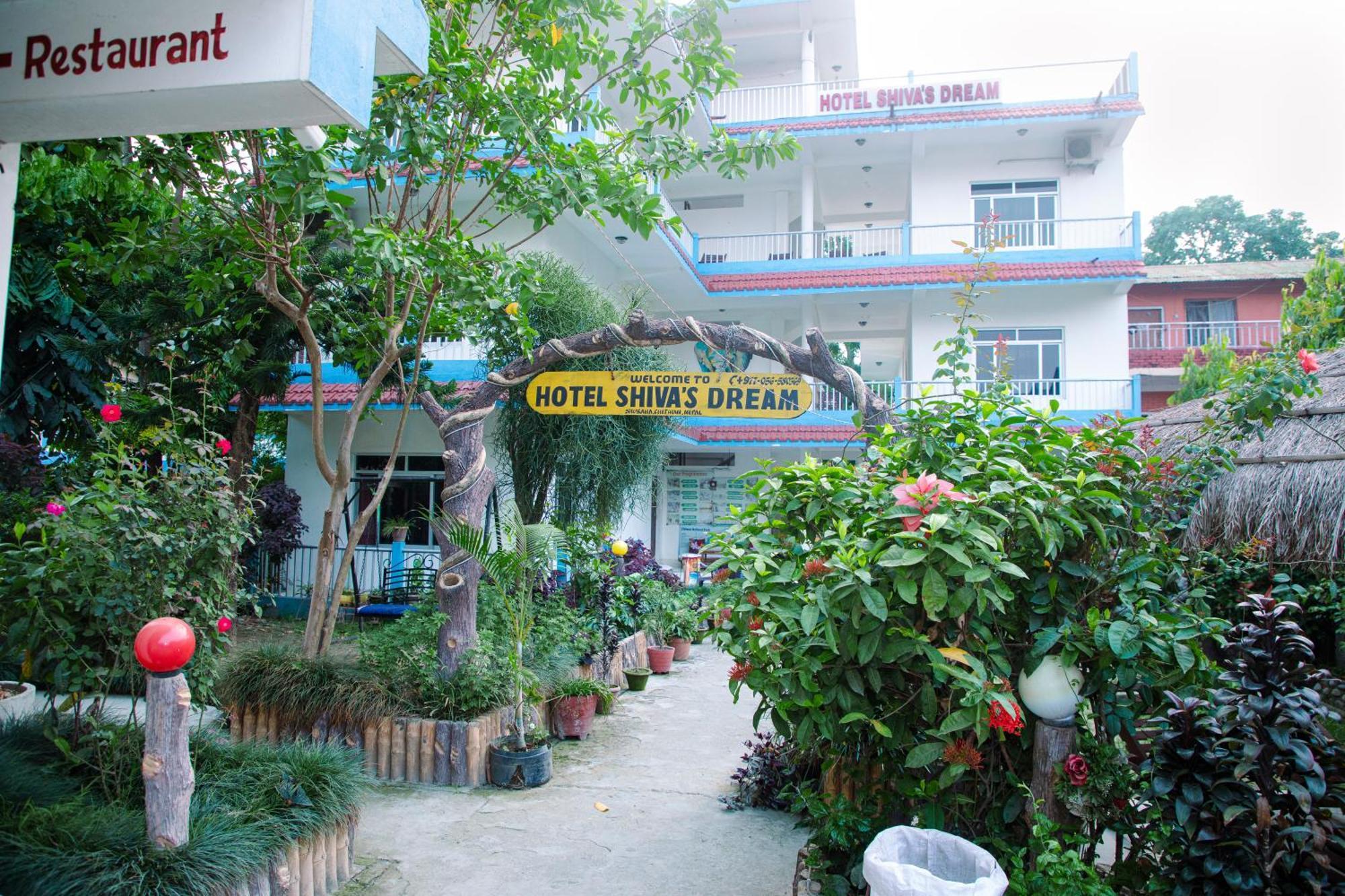 Hotel Shiva'S Dream Sauraha Bagian luar foto