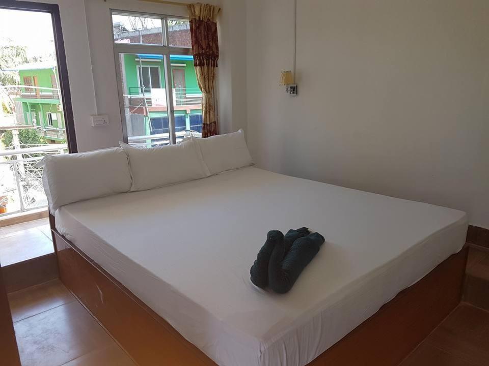 Hotel Shiva'S Dream Sauraha Bagian luar foto