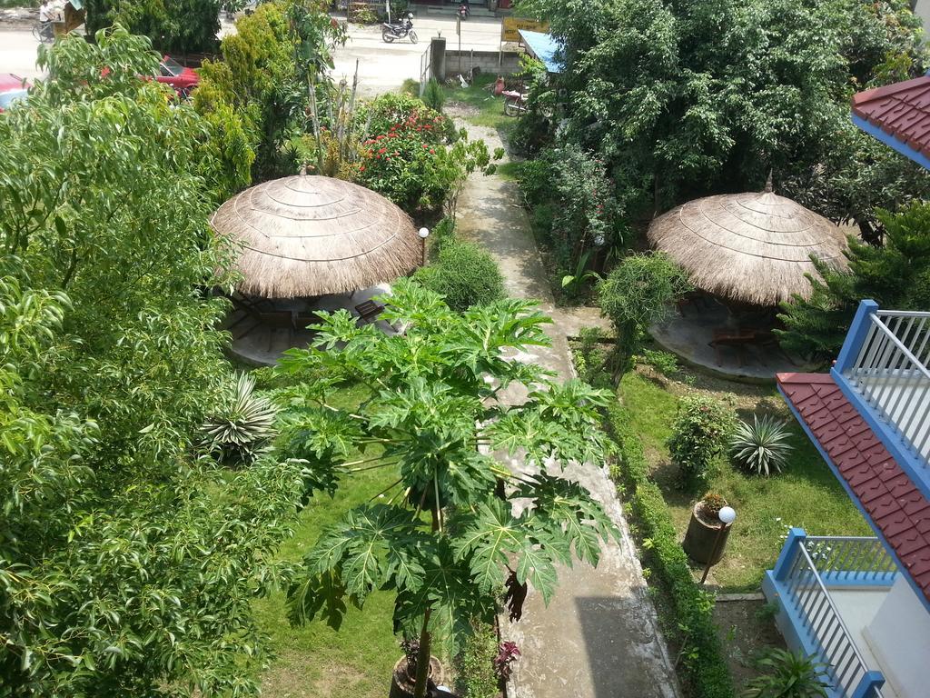 Hotel Shiva'S Dream Sauraha Bagian luar foto